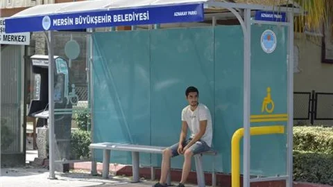 Mersin'de Otobüs Durakları Yenileniyor