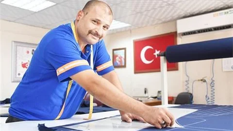 Atıl Bir Depodan Yüzlerce Personeli Giydiren Bir Terzihane’ye