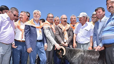 Bakan Elvan, Köserlerli Yörükleri ve Türkmen Şöleni’ne’ Katıldı