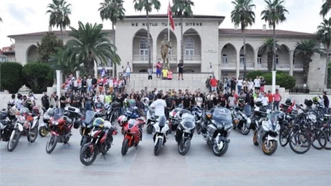 Motorculardan Sessiz Protesto
