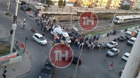 Mersin'de Tren Kazası, Tren Hemzemin Geçitte Motorsikletli Gence Çarptı