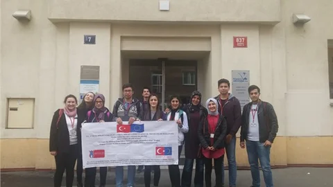 Erdemli'den Öğrenciler Erasmu+ İle Yurtdışında Staj Yaptılar