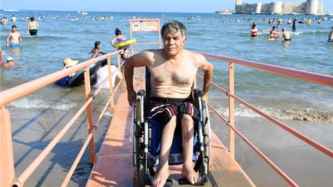 Engelli̇ Plajı, Ankara ve Şanlıurfa’dan Mi̇safi̇rleri̇ni̇ Ağırlıyor