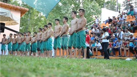 Toroslar’da  Karakucak Güreşleri̇