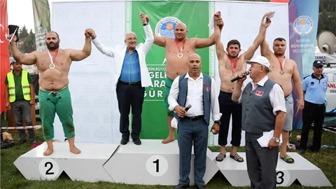 Mersi̇n, Karakucak Güreşleri̇ne Hazır