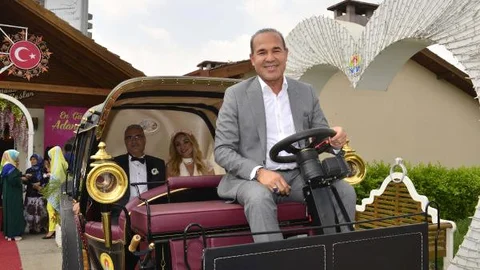 Yasağa Dikkat Çekmek İ̇çin, Evlenen Çifti Elektrikli Faytonla Gezdirdi