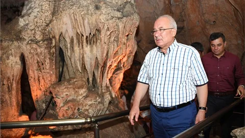 Başkan Kocamaz, “Türki̇ye’de Görülmemi̇ş Hi̇zmetler Yapıyoruz”