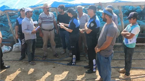 Mersin Emniyetinden Vatandaşlara Bilgilendirme Faaliyeti