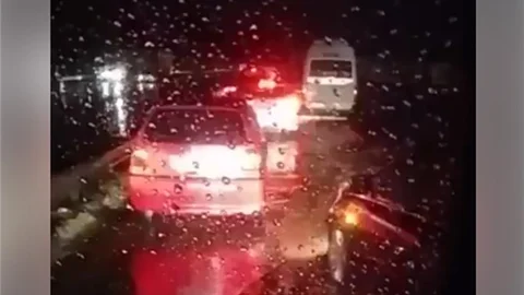 Mersin'de Yağmur, Sağanak Yağış Akşam Saatlerinde Mersin'i Etkisine Aldı