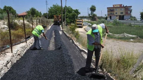 Sıraç Mahallesi’nde Sıcak Asfalt Atağı