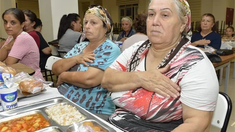 Tarsus Cemevi’nde Muharrem Bereketi