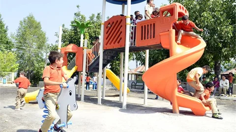 Büyükşehir’den Çocuk Oyun Parkları ve Spor Alanları