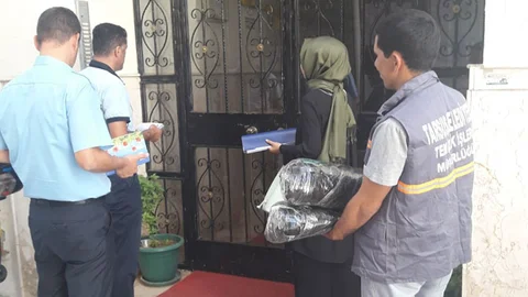 Mersin Tarsus Belediyesi’nden Poşetle Çöp Toplama Uygulaması