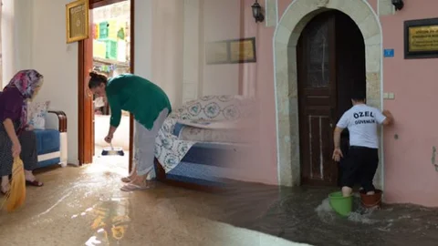 Mersin Silifke’de Şiddetli Yağmur Sele Neden Oldu, Ev ve İş Yerlerini Su Bastı