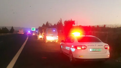 Mersin'de Trafiği Tehlikeye Atan Tezgahlar Kaldırıldı