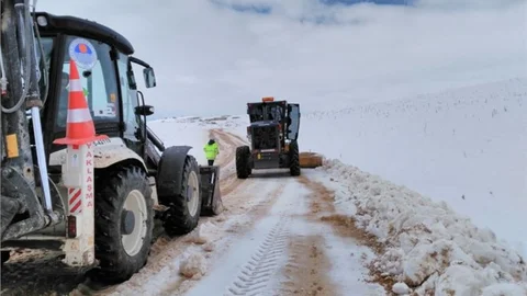 Mersin'de İlk Karlar Düştü, Toroslar’ın Zirvesine Kar Yağdı