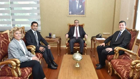 Katolik Kilisesi Baş Rahibi Francis Dondu Vali Su’yu Ziyaret Etti