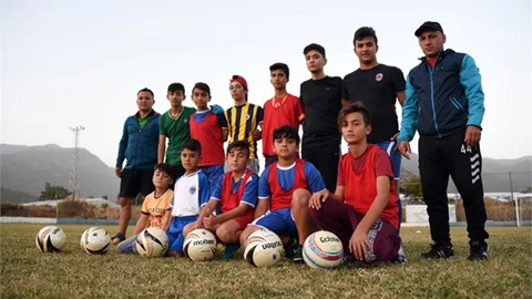 Geleceğin Futbolcuları Bozyazı’da Yetişiyor