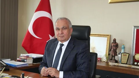 Erdemli'de Emekliliğe Ayrılanlar, Emekli İkramiyelerini Gecikmeden Alınıyor