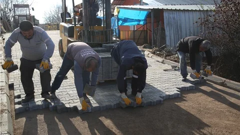 Erdemli Belediyesinden Engelli Hassasiyeti, Engelli Vatandaşın Yolu Yapıldı