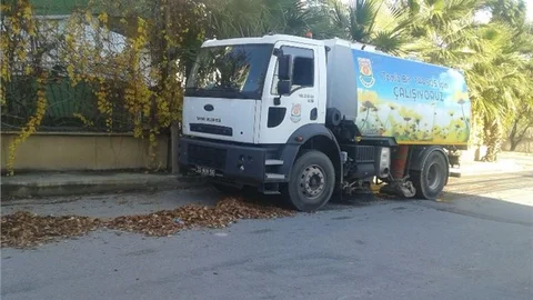 Belediye Temizlik İşleri Tarsus’u Pırıl Pırıl Yapıyor
