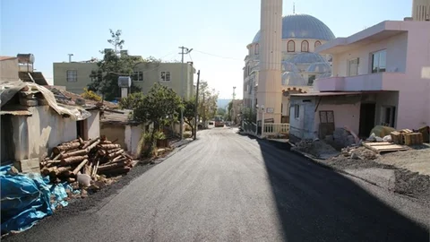Erdemli Belediyesi Hizmette Çığır Açıyor, Sarıyer Mahallesinde Sıcak Asfalt Sevinci