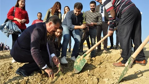 Başkan Tuna; “Dikilen Ağaçlar, Çocuklarımıza ve Gençlerimize Emanet”