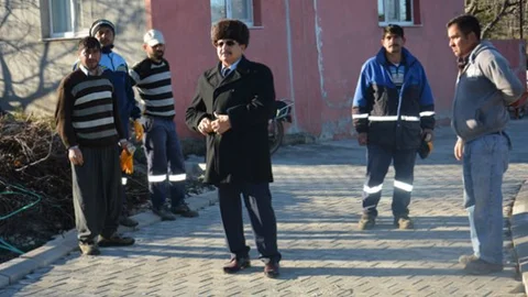 Başkan Günel, Parke Döşeme Çalışmalarını İnceledi