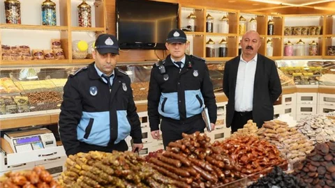 Mersin Büyükşehir Zabıtası’ndan Yılbaşı Denetimi