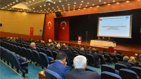 Mersin Büyükşehir Belediyesi Olağanüstü Meclis Toplantısı Yapıldı