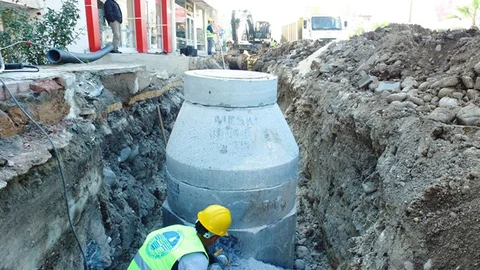 Erdemli İlçesinde Kanalizasyon Sorunu Çözüldü