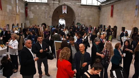 Mersin'de Ressamlar Tarsus İçin Fırçalarını Salladı