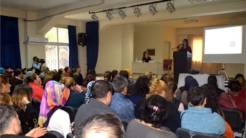 Akdeniz Belediyesinden Farkındalık Yaratan Seminerler