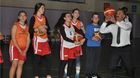 Toroslar’ın Kadın Basketbol Takımı, Mersin Şampiyonu Oldu