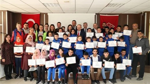 Sarıkeçili Çocuklar Sertifikalarını Aldı
