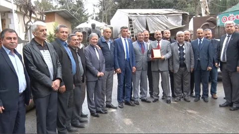 Tüm Muhtarlardan, Başkan Tuna’nın Ekibine Hizmet Plaketi