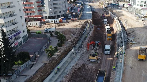 Mersin'de Yapımı Devam Eden Egemenlik Kavşağı Yarıyı Geçti