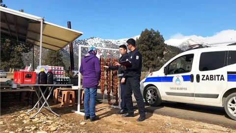 Zabıta'dan Piknik Alanlarında Et ve Sucuk Satışı Yapan Esnaflara Denetim