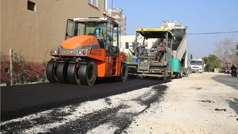 Erdemli Belediyesi Asfaltlanmayan Yer Bırakmıyor