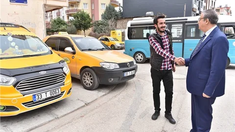 Mersin Valisi Yoğun Programına Rağmen Bulduğu Her Fırsatta Vatandaşlarla