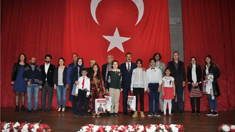 Toroslar’da Öğrenciler, İstiklal Marşı’nı En Güzel Okumak İçin Yarıştı