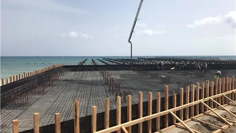 İskelede Beton Dökümüne Başlandı