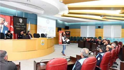 Tarsus Belediyesi Çalışanlarına Narko Rehber Eğitimi Verildi