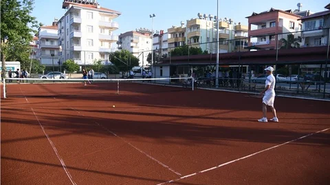 Anamur'da Tenis Turnuvası Başladı