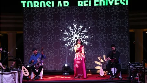 Dünyaca Ünlü Sanatçı Mersin'de Konser Verdi