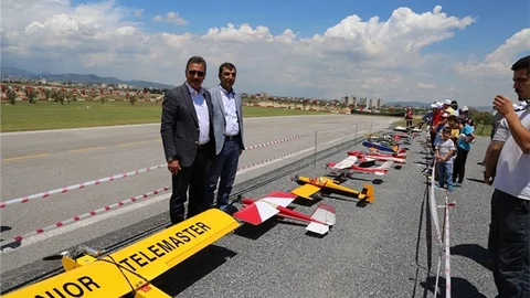 Model Uçak ve Helikopterler Toroslar Semalarında
