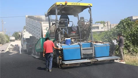 Erdemli'de Asfalt Çalışmaları Sürüyor