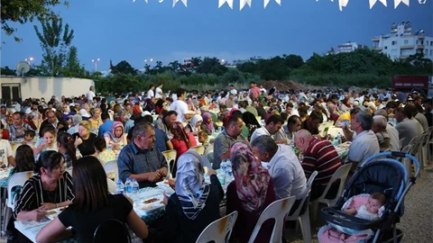 Gönül Sofrası Çeşmeli'de Kuruldu