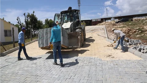 Alibeyli Sokakları Parkeyle Donatılıyor