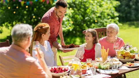 "Bayramdır Yenir" Deyip Geçmeyin Beslenmenize Dikkat Edin!
